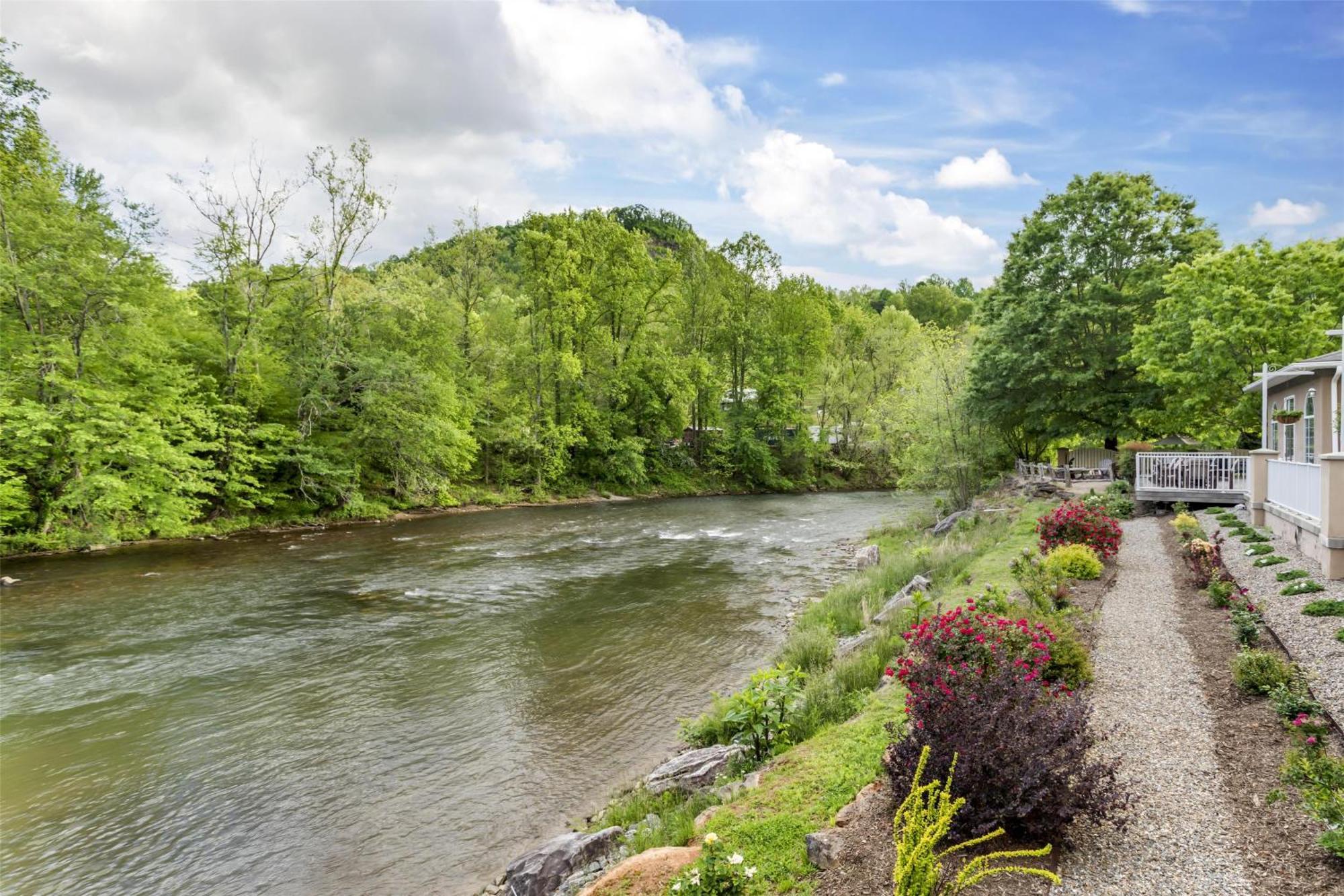 Best Western Plus River Escape Sylva / Dillsboro Exterior foto
